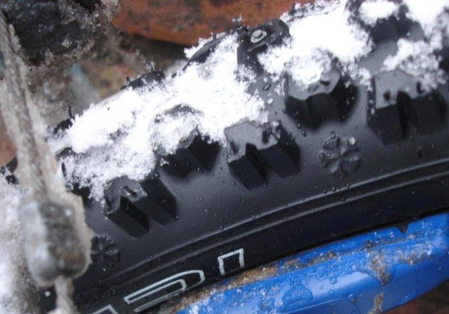 Schwalbe Ice Spiker Tyres - CycleTechReview