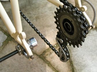 Cinelli bivalent hubs