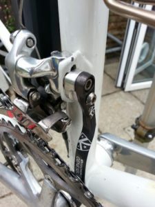 K-edge chainspotter top bolt prevents any movement as well as securing front mech...