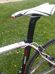 The EMX-525 has a neat forward facing clamp; useful if you're riding in the wet, a Belgian tweak?