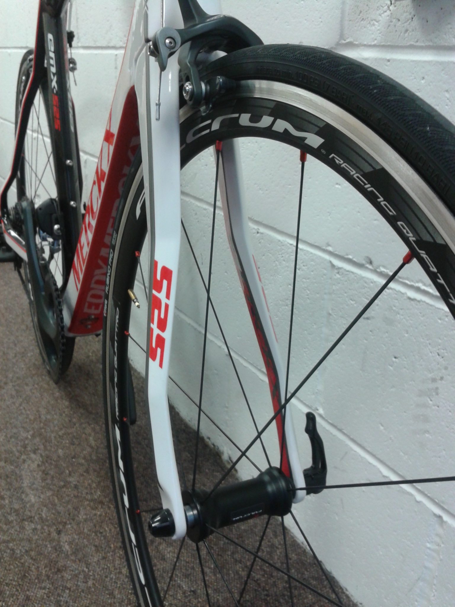 Fulcrum Racing wheels and Shimano Ultegra work well together. How many lines and angles can you see?