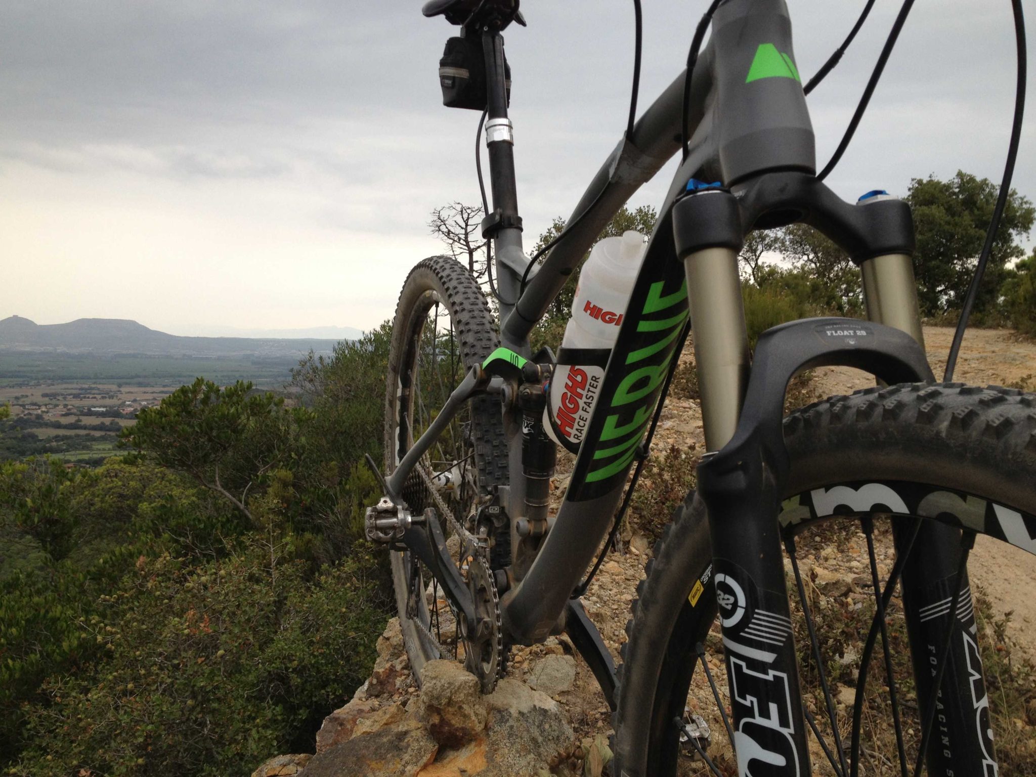 Super stiff aluminium framed Canyon Nerve AL