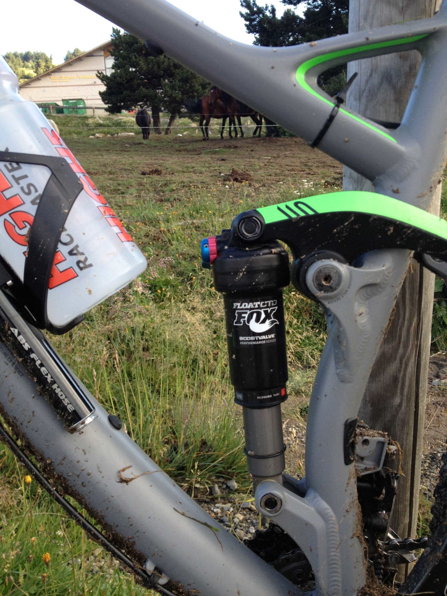 Fox Float CTD reaqr shock has 3 settings - climb, trail and downhill