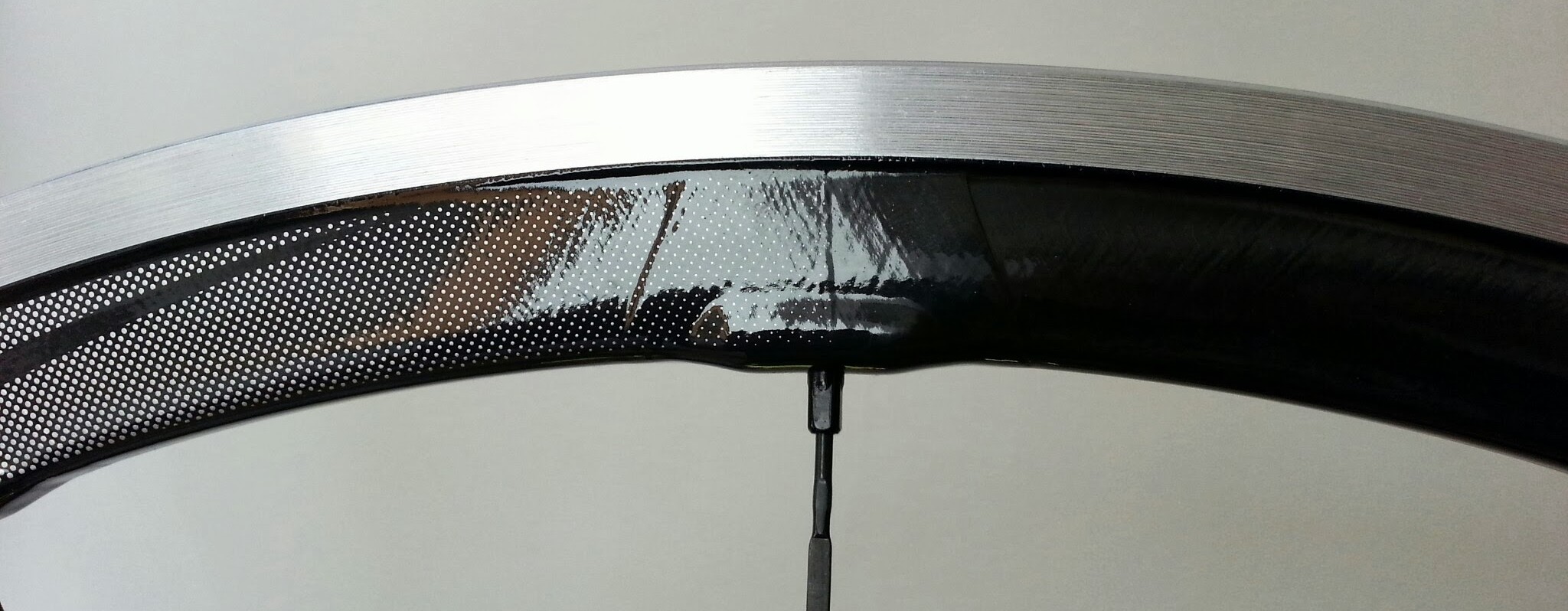 Rim is aluminium wrapped in carbon