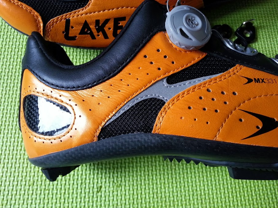 Thermaform Carbon Fiber heel counter allows you to personalise the fit