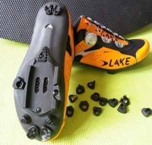 Lake MX331 Cross has minimalist full carbon sole