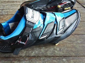 Shimano R241's single ratchet and two velcro straps provides secure closure for out tester