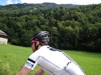 Three rear vents channel air out from the 16 frontal vents