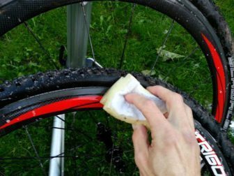 If you need to clean your tyres, do that before cleaning your rims and hubs