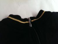 Simple collar stripe design