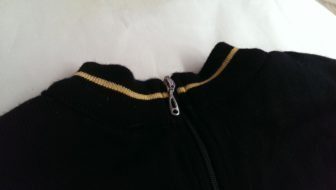Simple collar stripe design