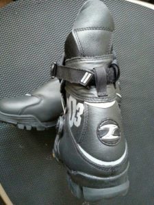 MXZ303 is a tall, thin boot when seen from behind