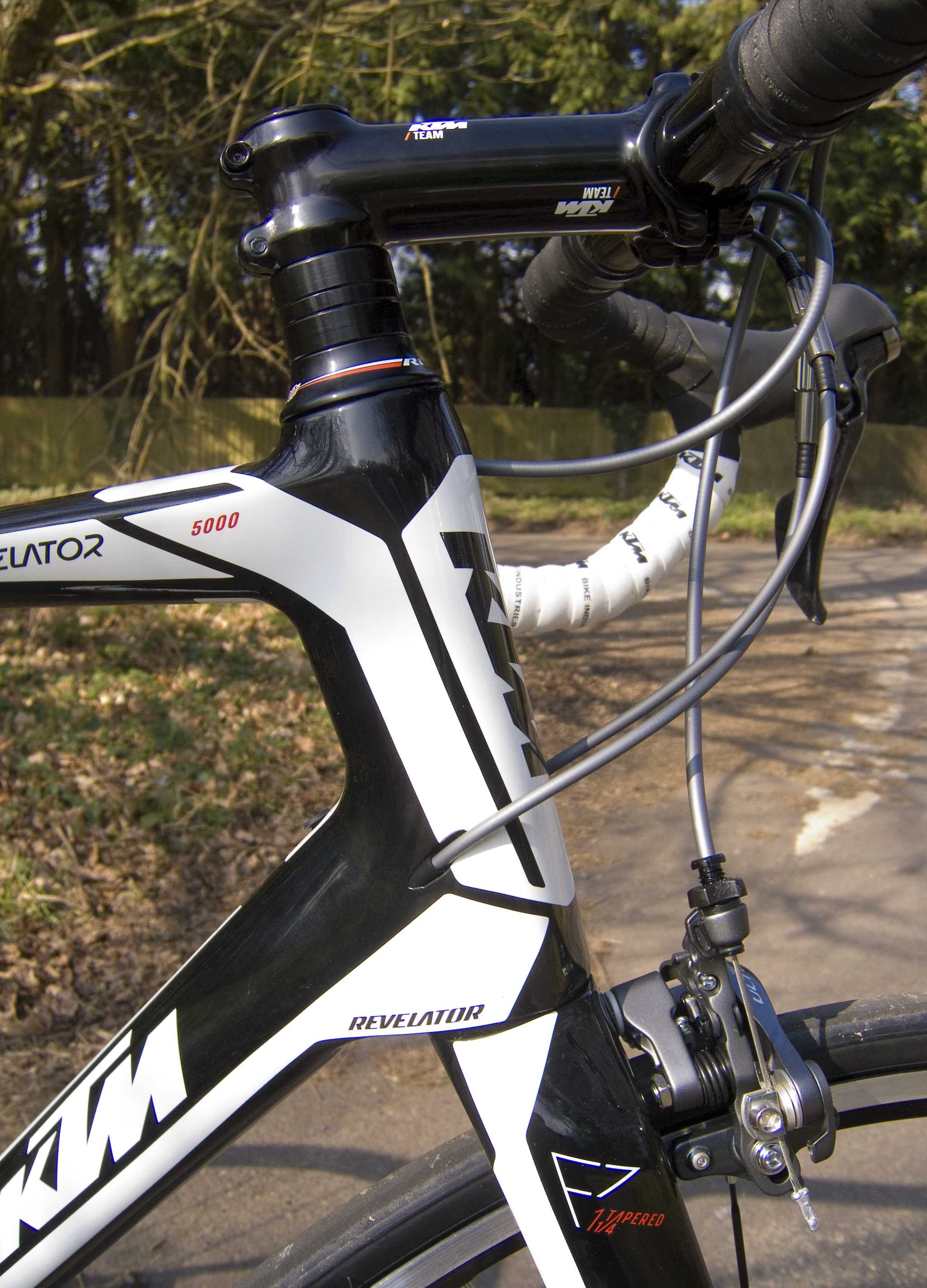 Heavily reinforced headtube