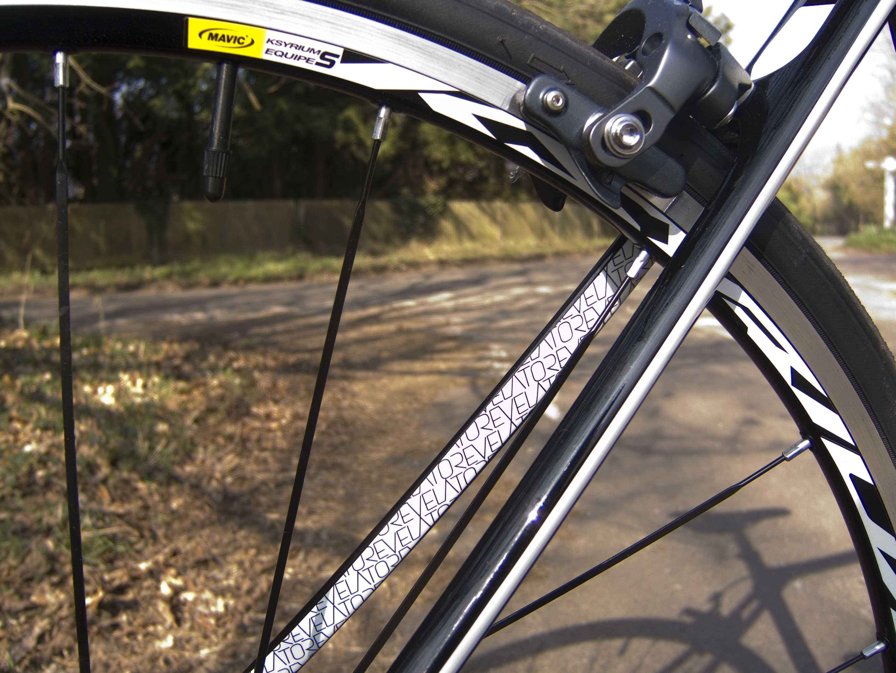 Mavic wheels and tyres keep you in contact with the road