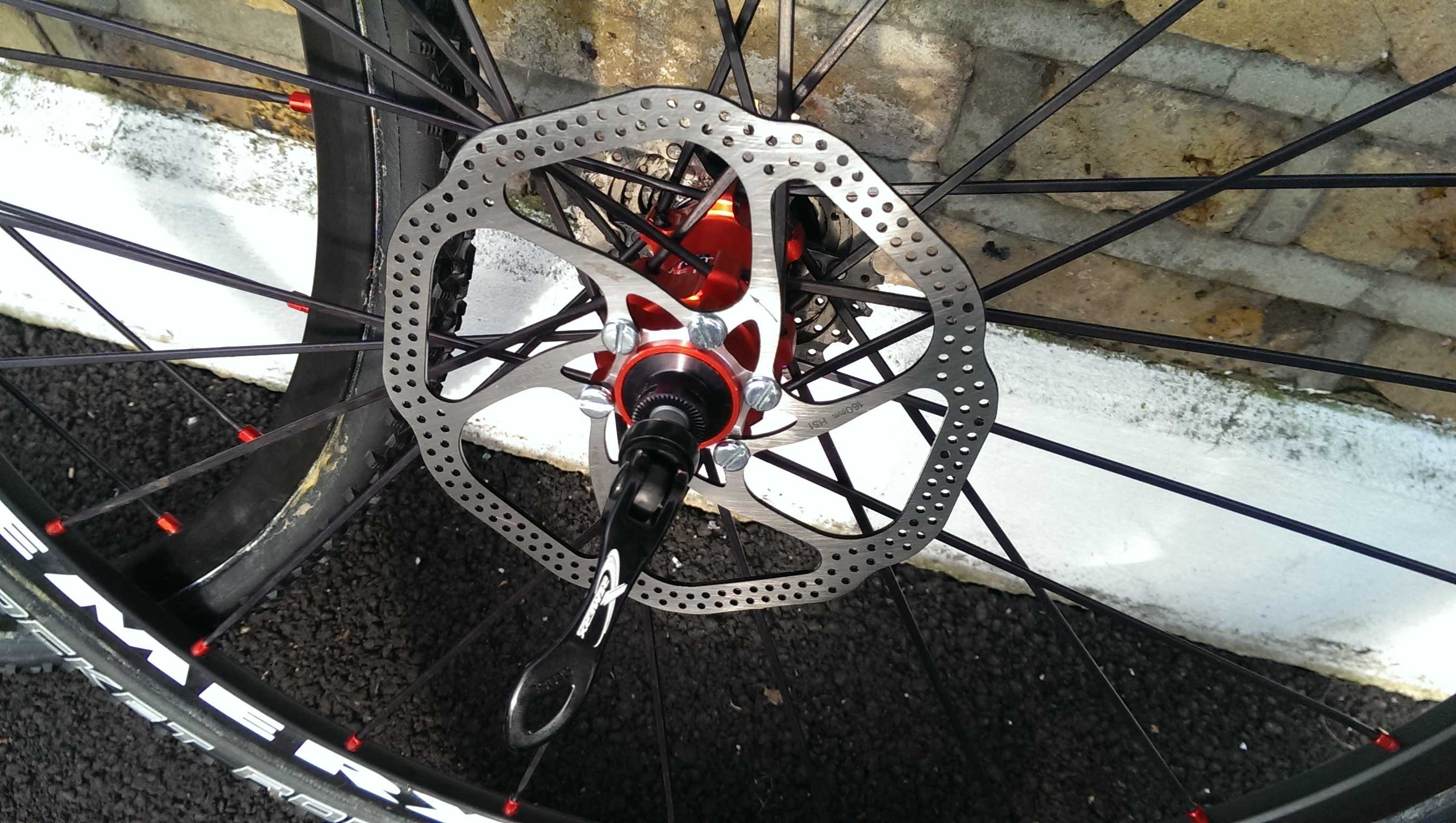 Quality of the Remerx rim and hub is high making rotor installation a breeze