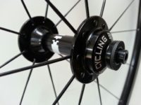 Another shot of the front hub - bearings are very smooth