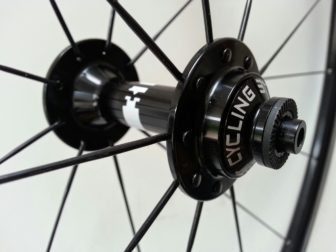 Another shot of the front hub - bearings are very smooth