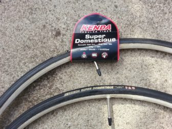 As with all their tyres Kenda supply a decent amount of information on the display card