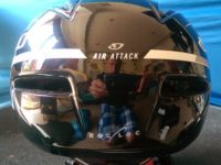 Two rear exhaust ports should remove the heat from your scalp