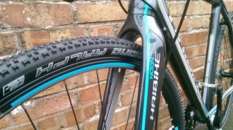 A muscular looking carbon fork with tapered steerer up front. Schwalbe Racing Ralph tyres are a reliable choice