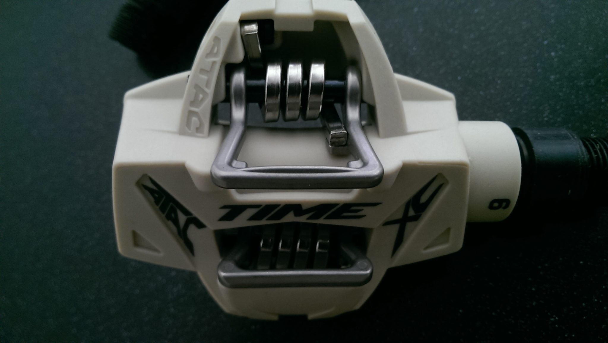 The Time ATAC XC6 has a composite body and steel axle