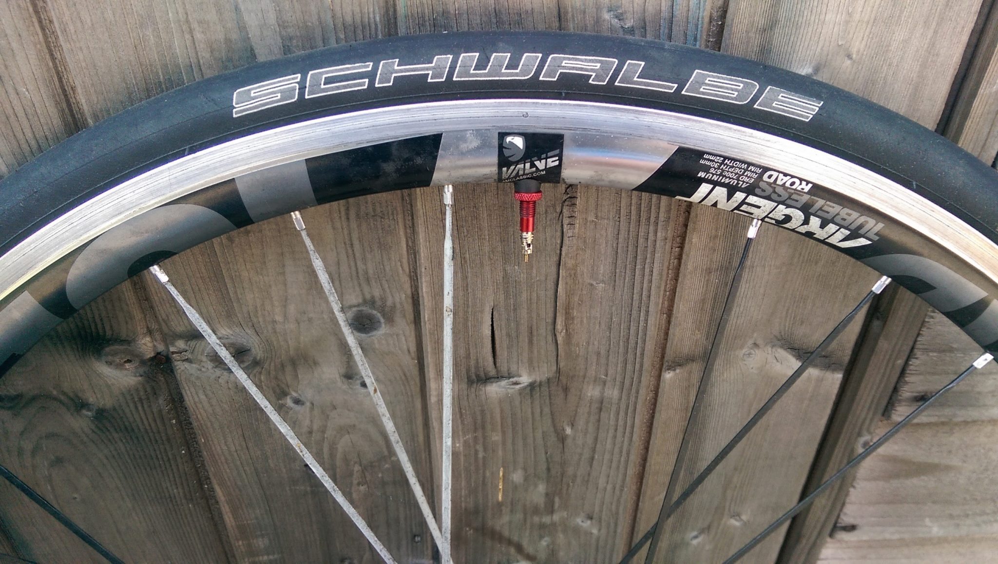Ours came shod with Schwalbe Ultremo ZX tubeless tyres