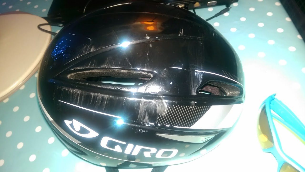 The damaged Giro Air Attack