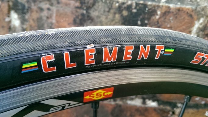 A classic logo and a classic tread pattern. The Strada LGG looks like a proper racing tyre