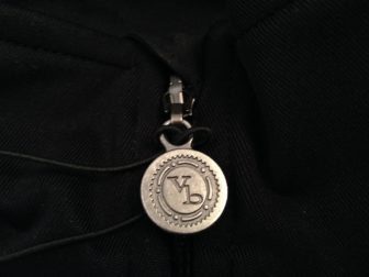 VB chainring logo zip pullers. Neoprene zipper detail.