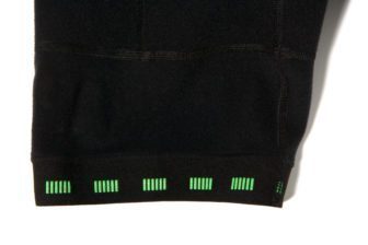 Touches of colour on the gripper band