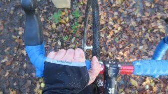 Long sleeves with thumb loops and reflective piping