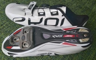 The Ekoi R2 has a 3K carbon sole, with air vents and a replaceable heel