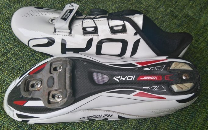 The Ekoi R2 has a 3K carbon sole, with air vents and a replaceable heel 