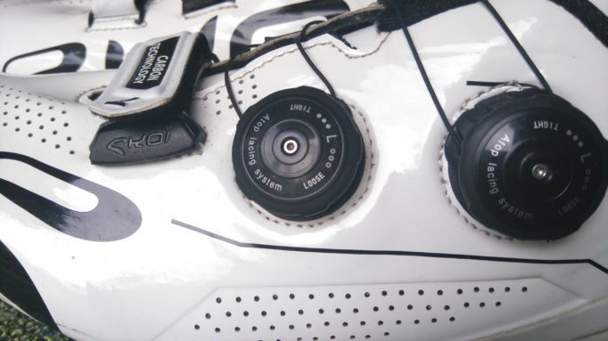 Ekoi use their own brand ATOP buckles on the R2. Its simple to use and can be adjusted on the bike