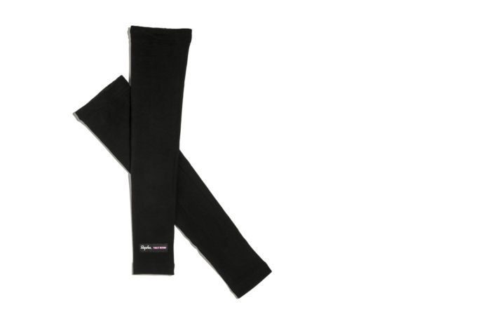 Rapha Merino Arm Warmers use an exclusive, merino-blend and are ; odour resistant, anti-bacterial, breathable,insulating and quick-drying