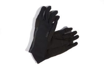 Pro Team Softshell Gloves, "gives both a high level of dexterity and protection against wet and cold conditions" say Rapha