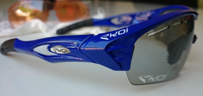 Ventilation slits in the lenses help keep the lenses from misting up in all but the most testing conditions