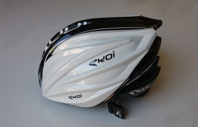 The Ekoi Ekcel Magnetic's aero cover leaves the rear open to aid air flow