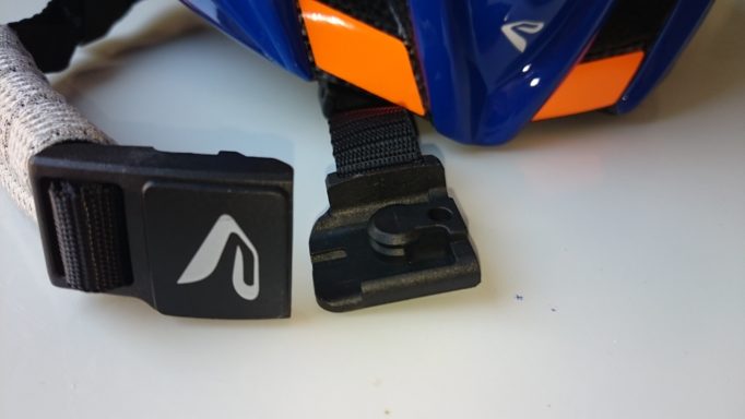 Ekoi 's clever magnetic clip, is simple to operate