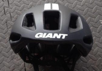 Huge vents feature on the front of the Giant Rivet helmet