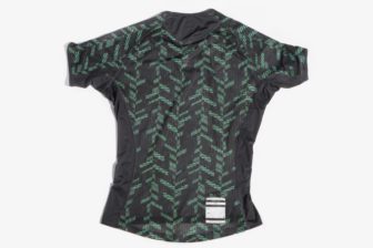 With flat-lock seams and no internal tags, the Rapha Pro Team Base Layer is comfortable and rub free