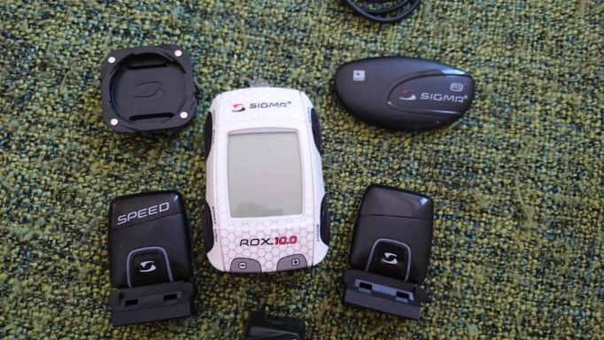  Speed and cadence sensors, older version of the mount and HRM, all ready to go