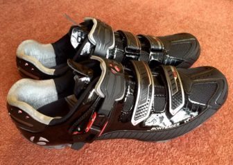 Micro-Fitt II retention system and two velcro straps provide reliable fastening