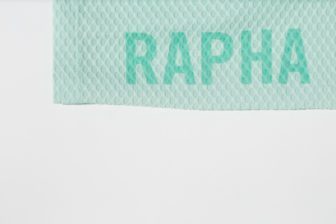 Quality materials are used throughout, as you would expect from Rapha. The textured pattern on the arms is there for a reason, not just to look pretty