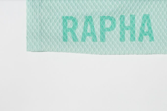 Quality materials are used throughout, as you would expect from Rapha. The textured pattern on the arms is there for a reason, not just to look pretty