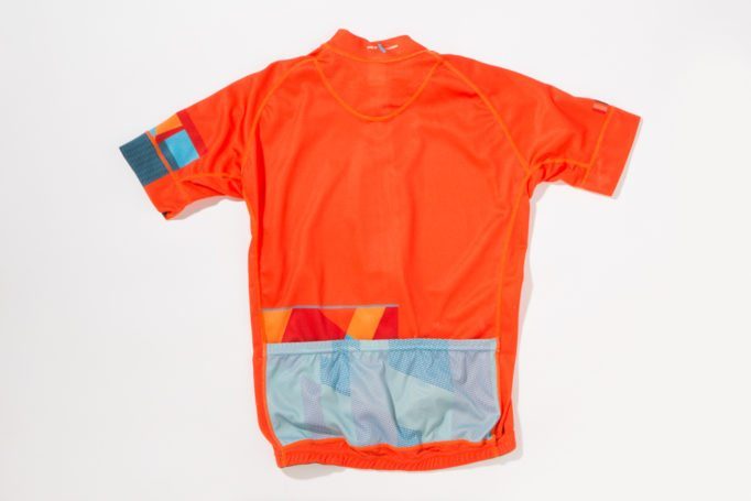 The only cons were no fourth zipped pocket and a tendency for the rear to not stay put