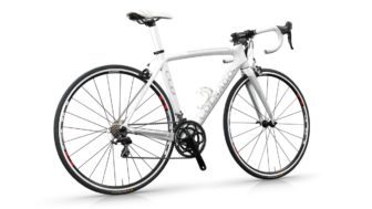 The Colnago CLD's geometry has been "tailored for women". Although the WIggle High5 pro team ride the C60