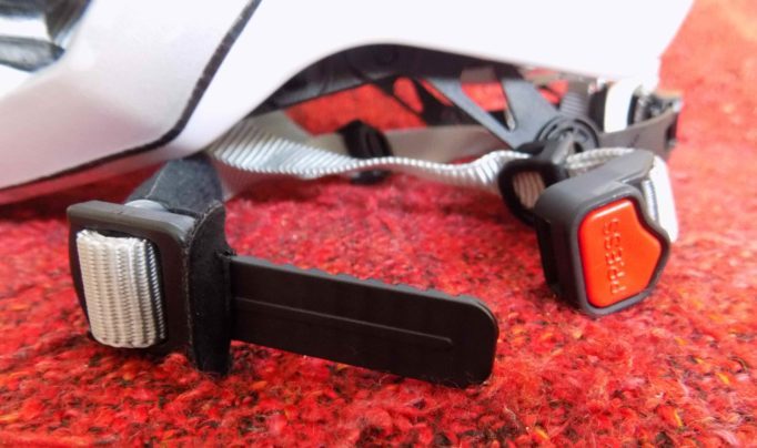 A long 'tongue' on the Valparola's catch allows more customisation