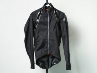 The rs.sturmprinz evo jacket from Assos was designed to be a racing jacket from the start