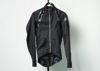 The rs.sturmprinz evo jacket from Assos was designed to be a racing jacket from the start